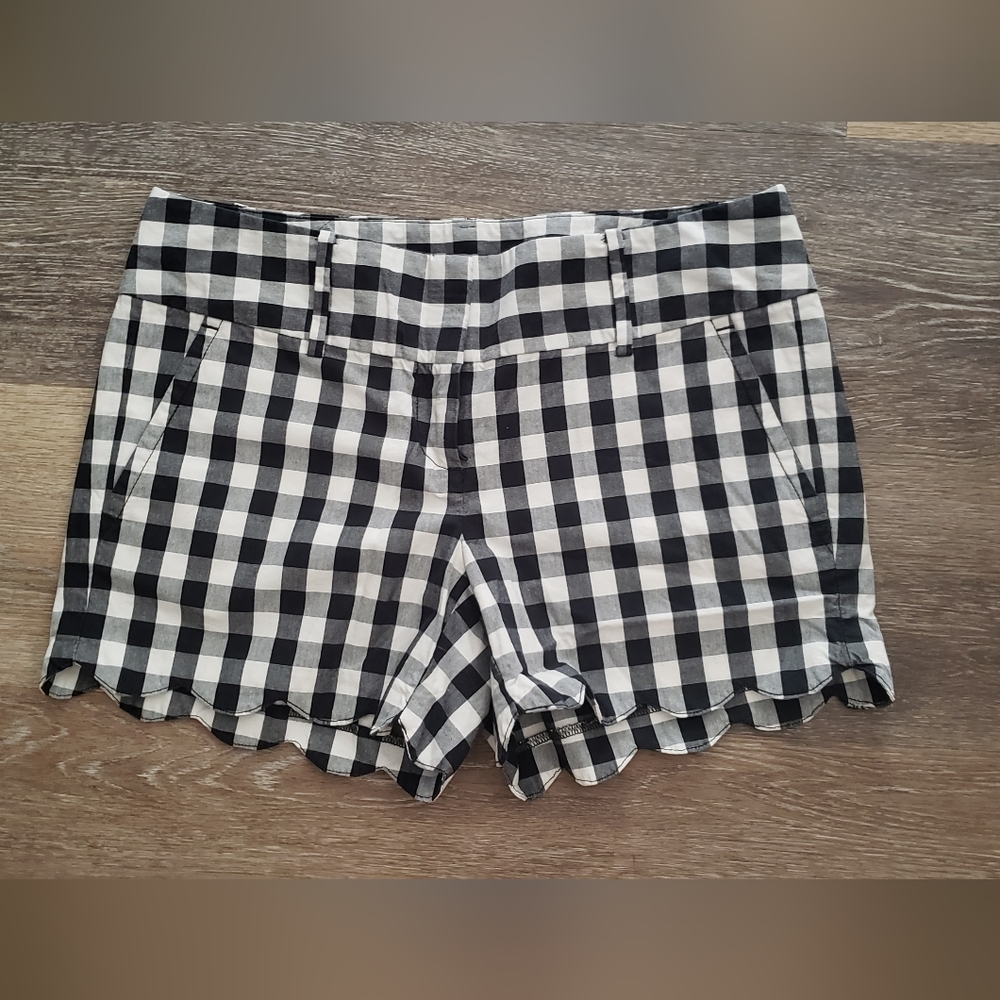 Shorts - Picture 3 of 4